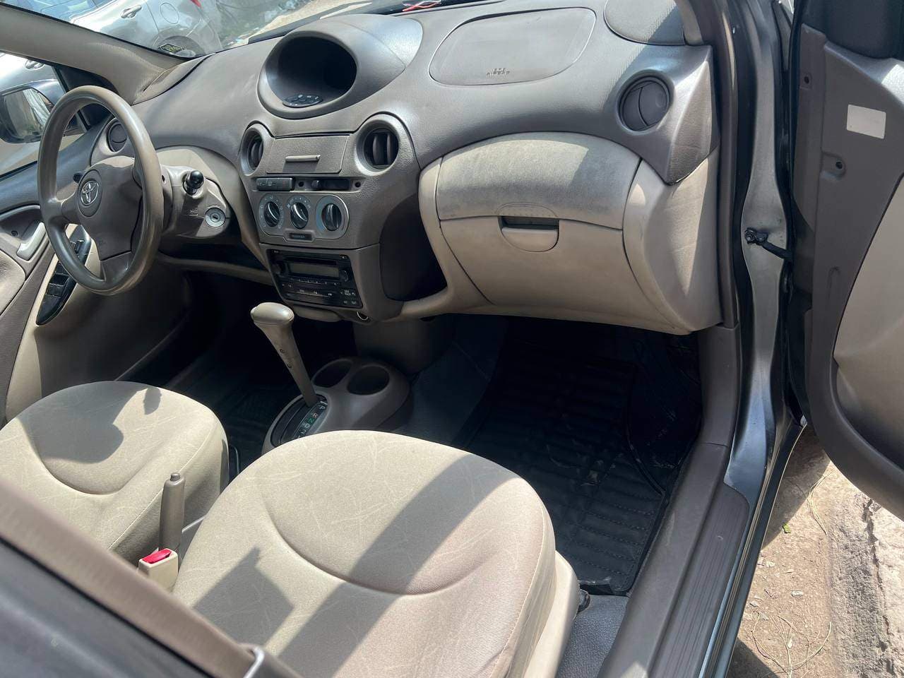 Toyota platz  2005, photo 4 of 4