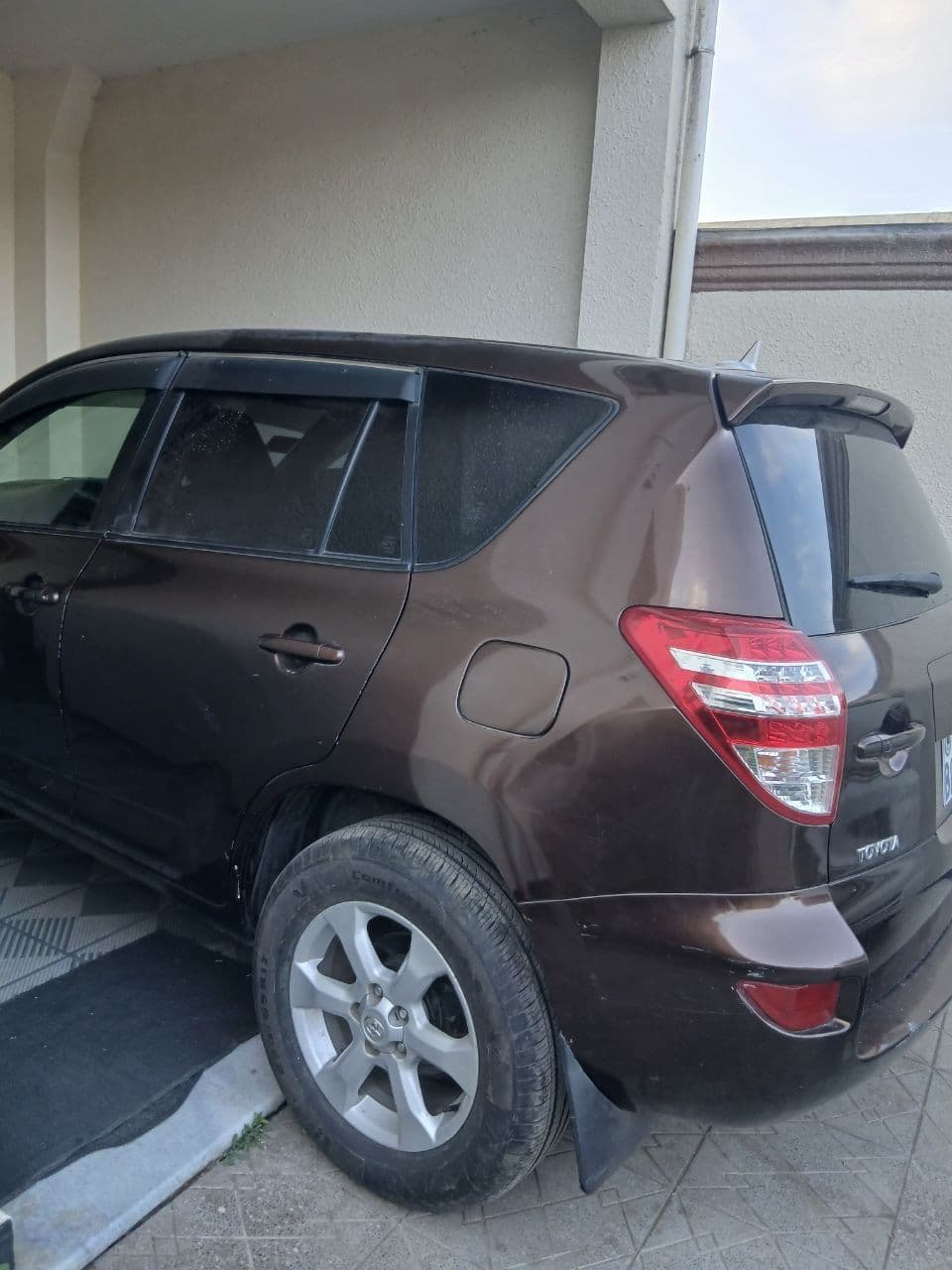 Toyota rav 4 2012, photo 3 of 4
