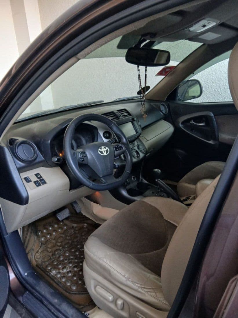 Toyota rav 4 2012, photo 2 of 4