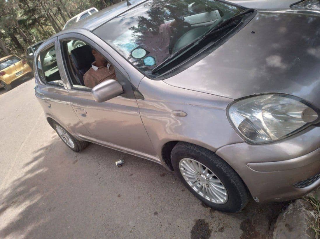 Toyota vitz 2002, photo 2 of 3