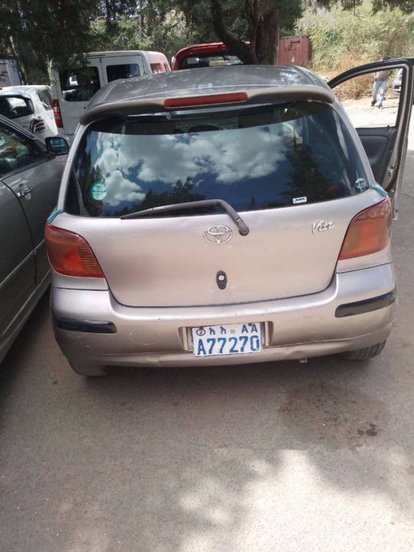 Toyota vitz 2002, photo 3 of 3