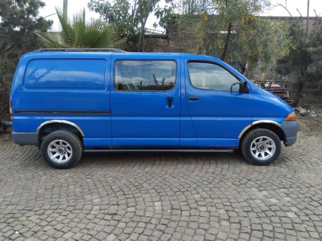 Toyota dolphin, photo 1 of 4