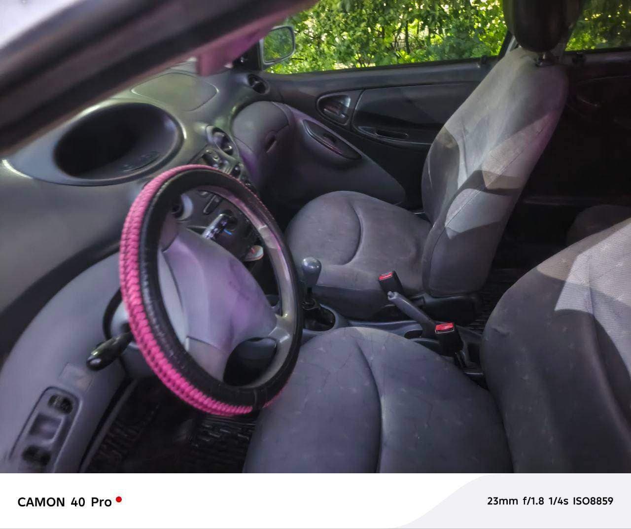 Toyota Yaris 2000, photo 3 of 4