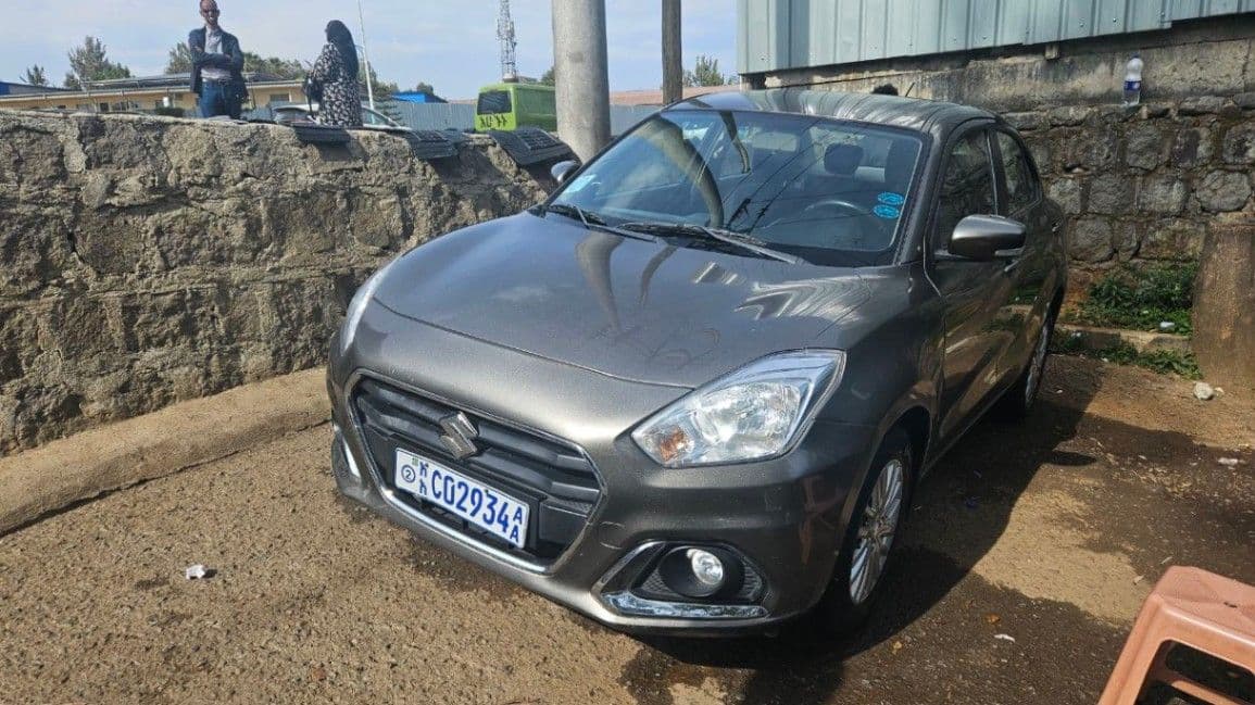 Suzuki Dzire 2021, photo 1 of 3