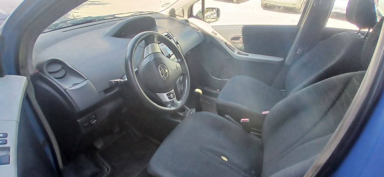 Yaris compact  2006, photo 3 of 4
