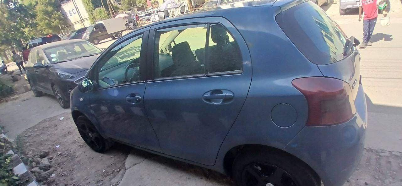 Yaris compact  2006, photo 1 of 4