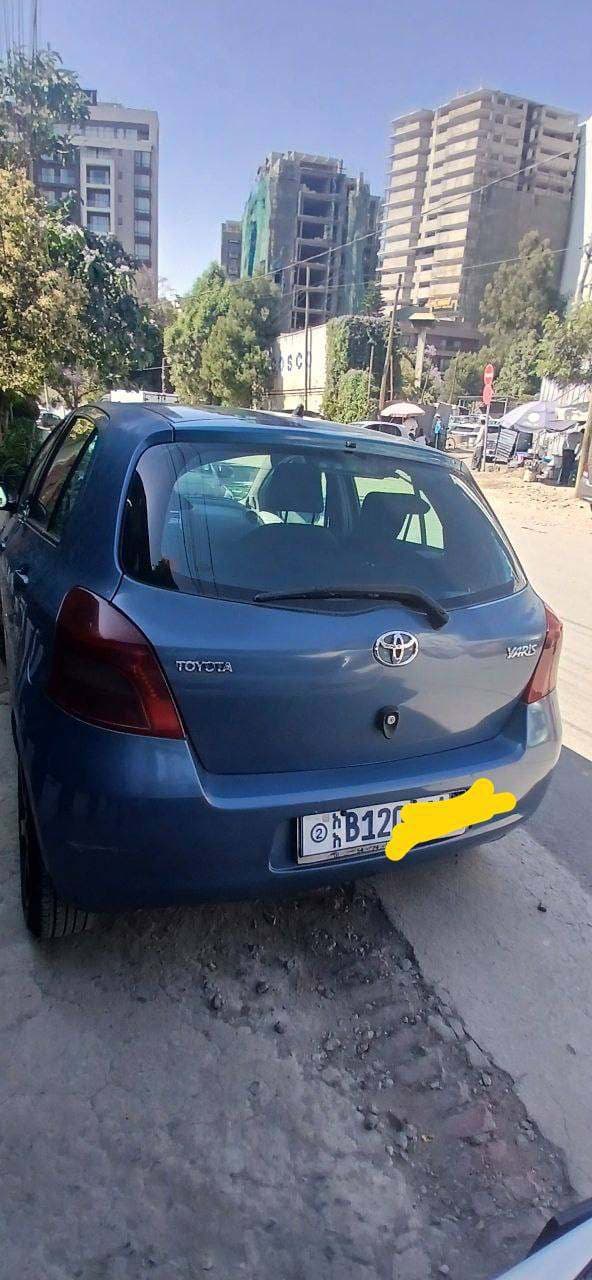Yaris compact  2006, photo 4 of 4