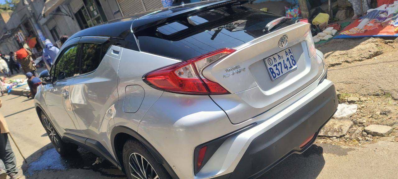 Toyota CHR 2018, photo 3 of 5
