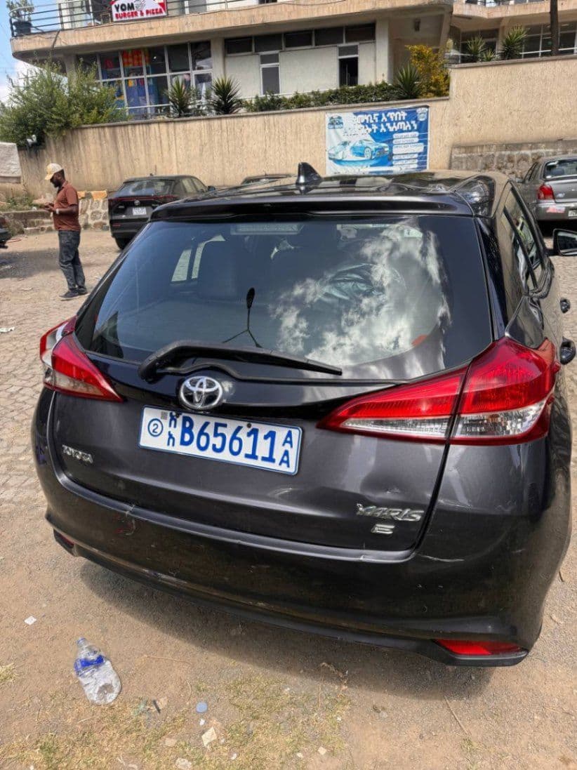Toyota yaris 2020, photo 5 of 6