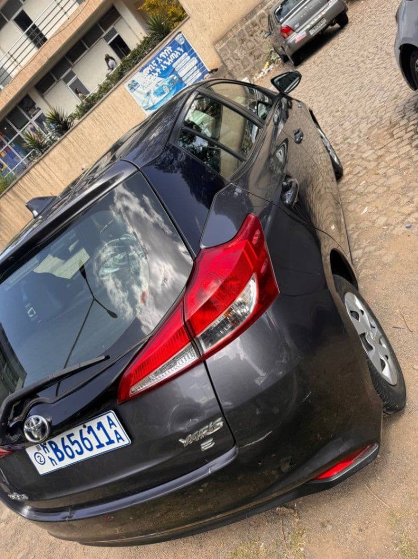 Toyota yaris 2020, photo 4 of 6