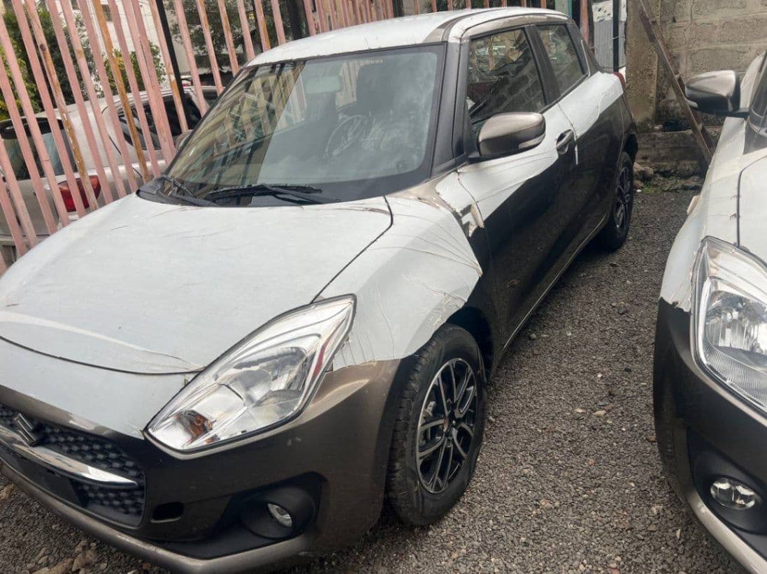 Suzuki swift , photo 1 of 3