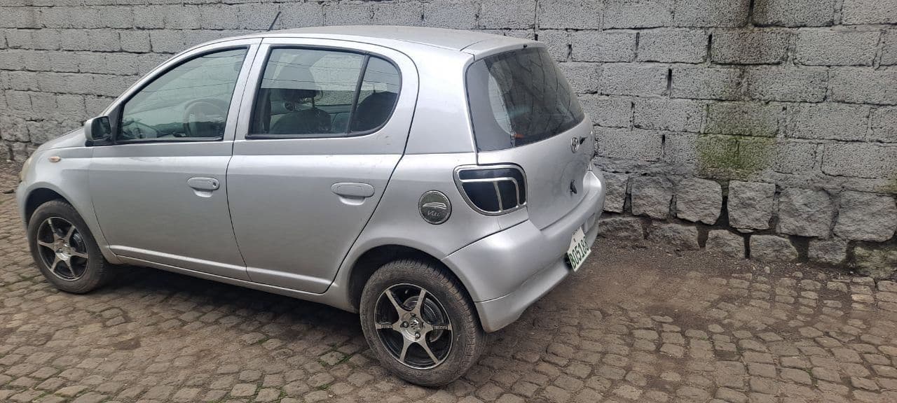 Toyota vitz 2001, photo 4 of 6