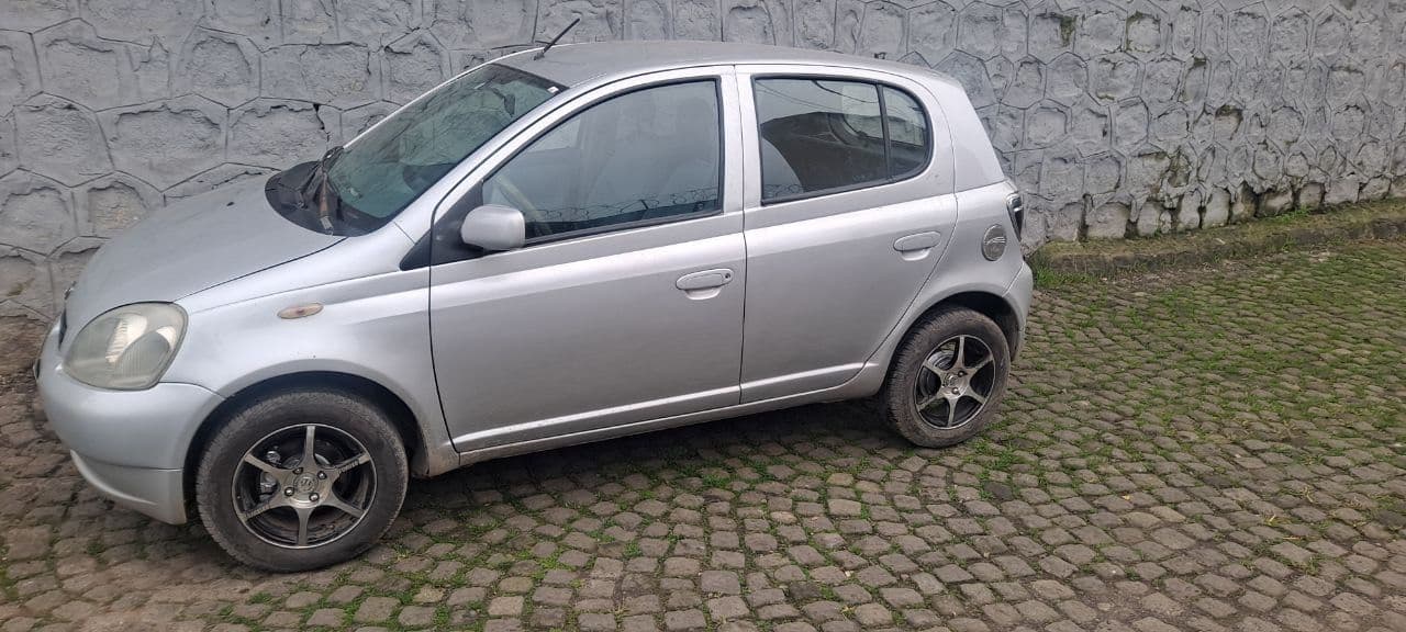 Toyota vitz 2001