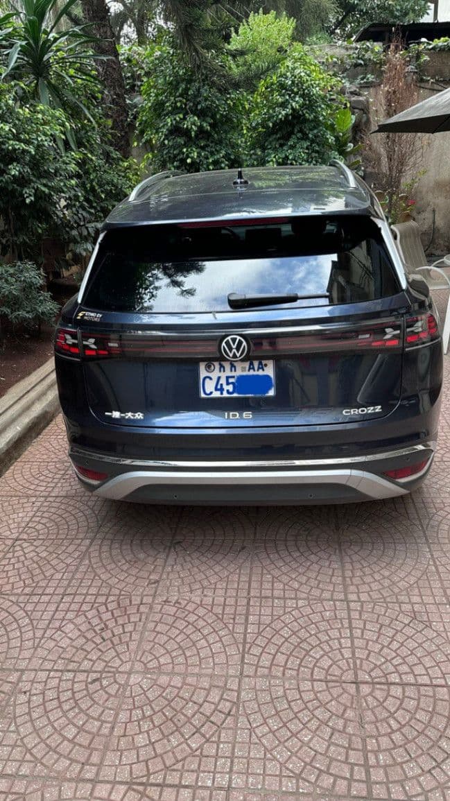 Volkswagen ID6 2022, photo 5 of 5