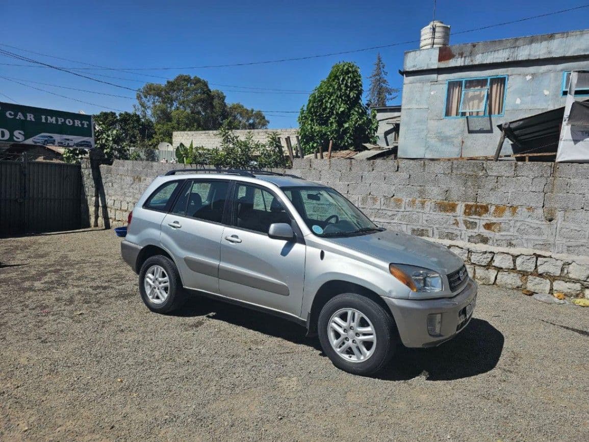 Toyota Rav4, photo 1 of 6