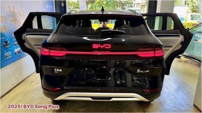 2025 BYD Song Plus Smart Drive EV, photo 4 of 4