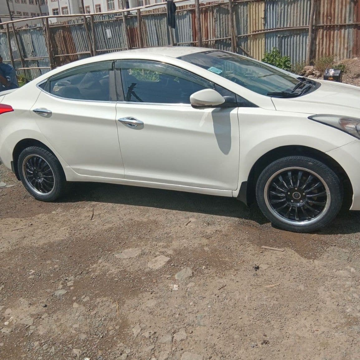 Hyundai avante 2011, photo 2 of 2