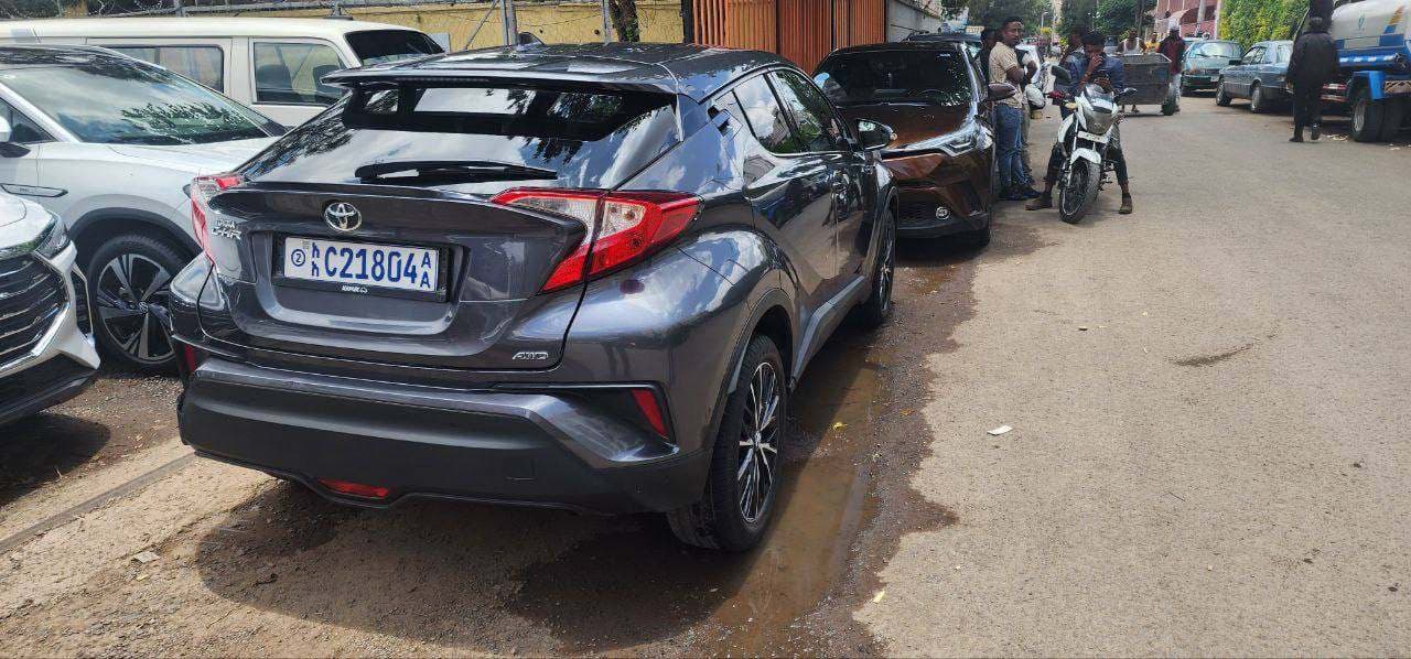 Toyota CHR, photo 3 of 4