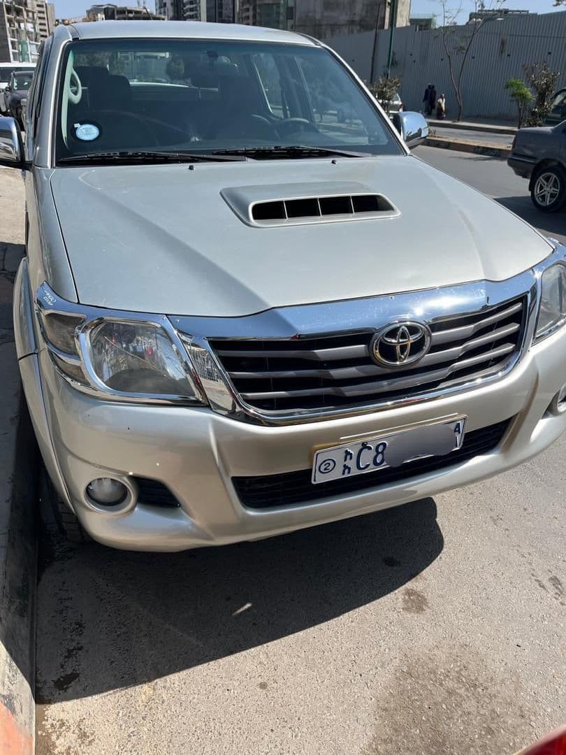 TOYOTA HILUX DOUBLE CAP 2014, photo 4 of 4
