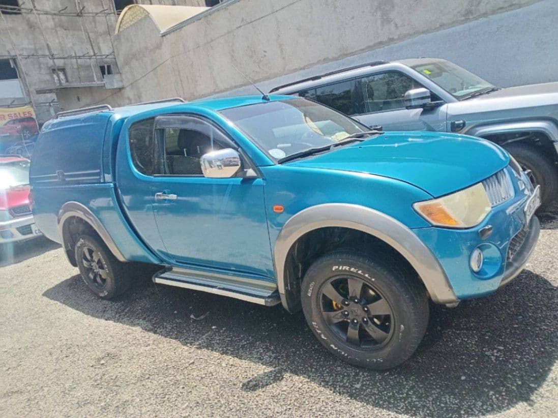 Mitsubishi king up , photo 3 of 3