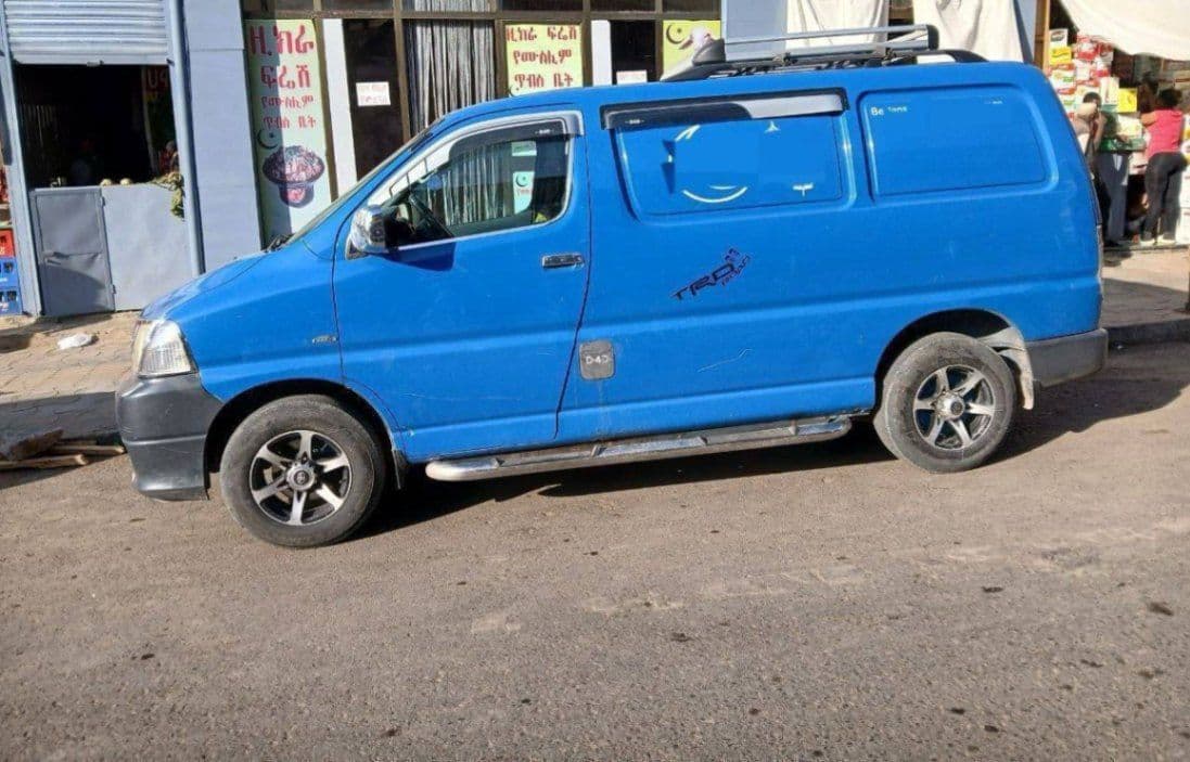 Dolphin D4D van, photo 3 of 3