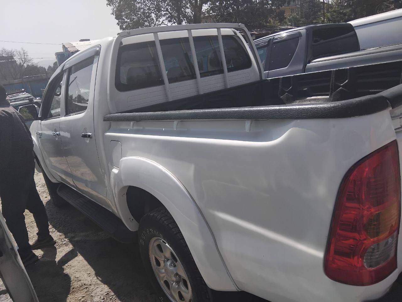 Toyota Hilux Dubai cap 2008, photo 4 of 4