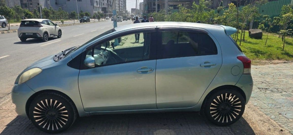 Yaris compact 2010/, photo 4 of 5