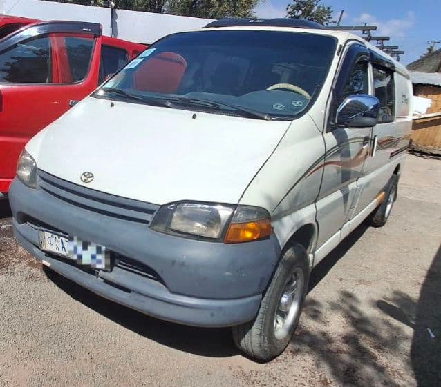 Toyota Dolphin,D4D,Half van,2004,excellent condition!!, photo 2 of 3