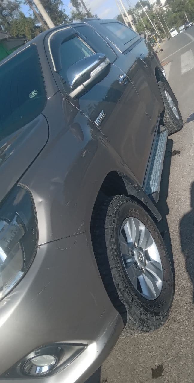 Toyota Revo,2018,excellent condition!!, photo 2 of 5