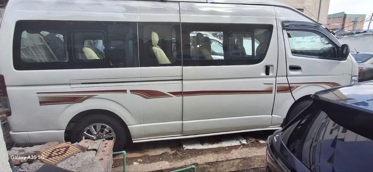 Toyota High Roof,2012,excellent condition!!, photo 4 of 6