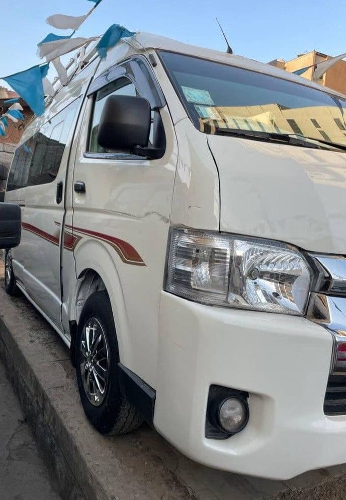 Toyota High Roof,2012,excellent condition!!, photo 3 of 6