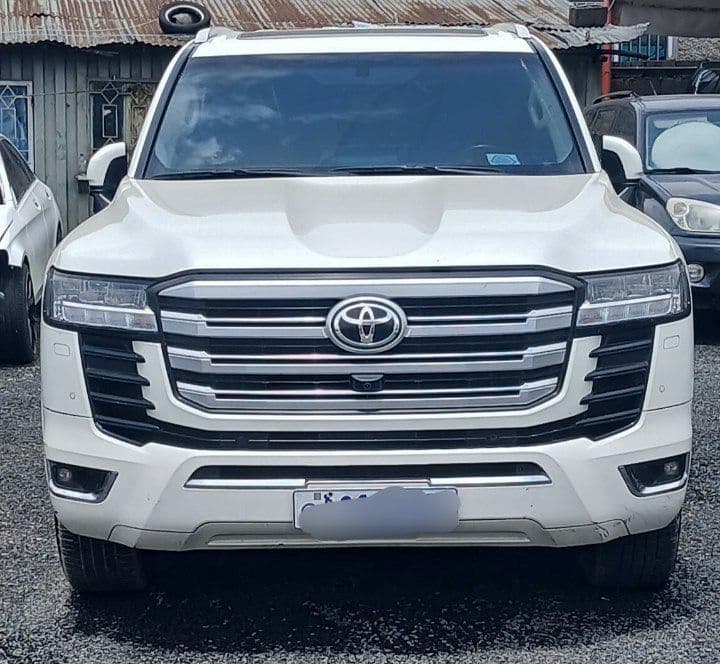 Bank Loan Land Cruiser VX.R. 14 ሚሊየን ባንክ አለበት።, photo 1 of 6