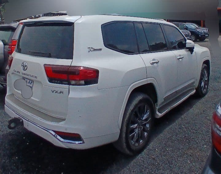 Bank Loan Land Cruiser VX.R. 14 ሚሊየን ባንክ አለበት።, photo 3 of 6