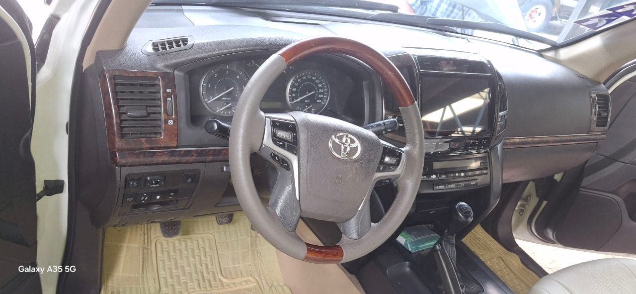 Toyota V8, 2009 Updated to 2020,7 Seater,excellent condition!!, photo 3 of 5
