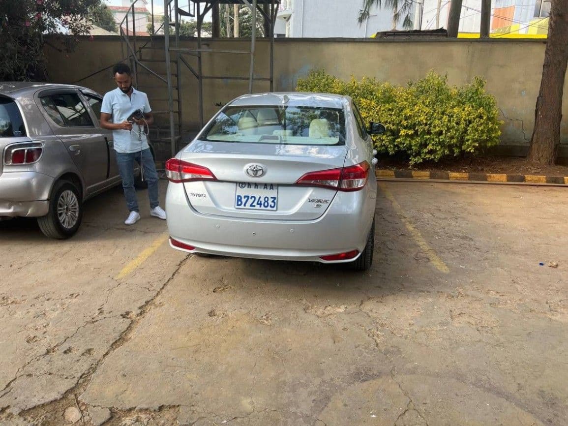 Toyota yaris sedan 2020, photo 1 of 6