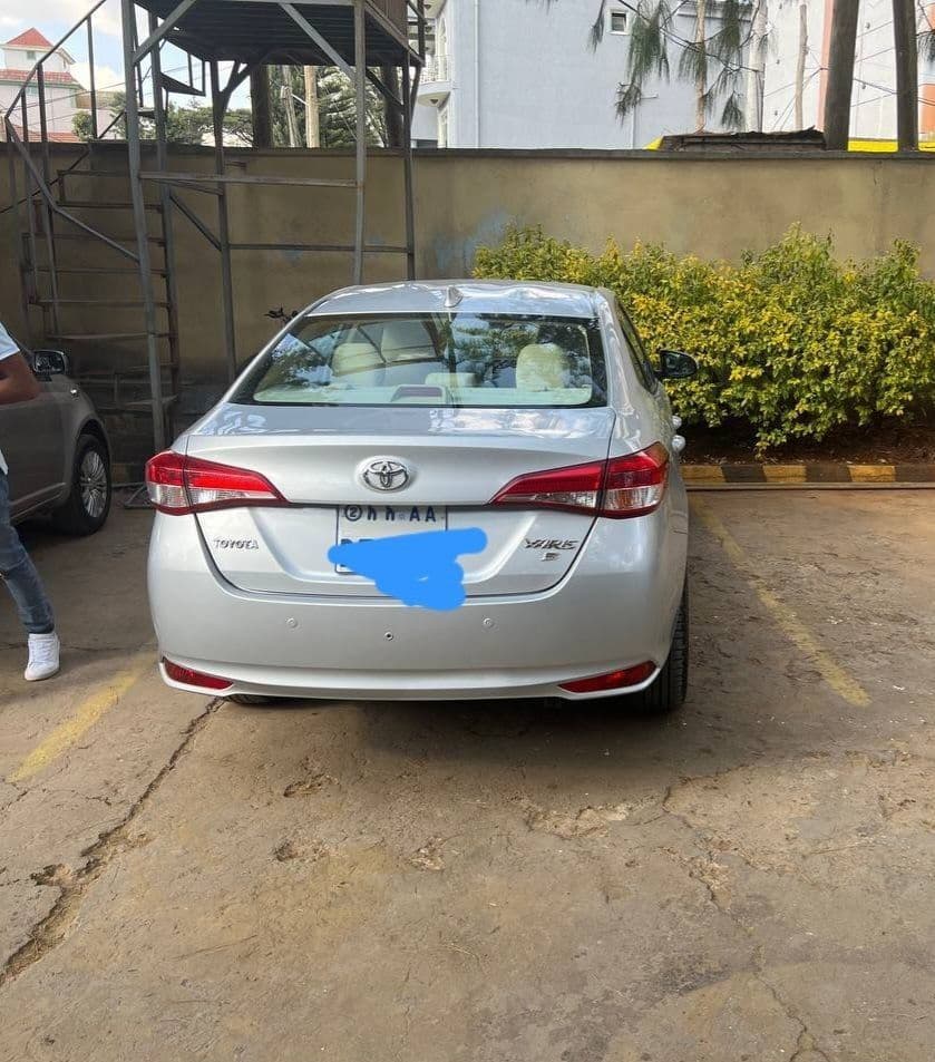Toyota yaris sedan 2020, photo 3 of 6