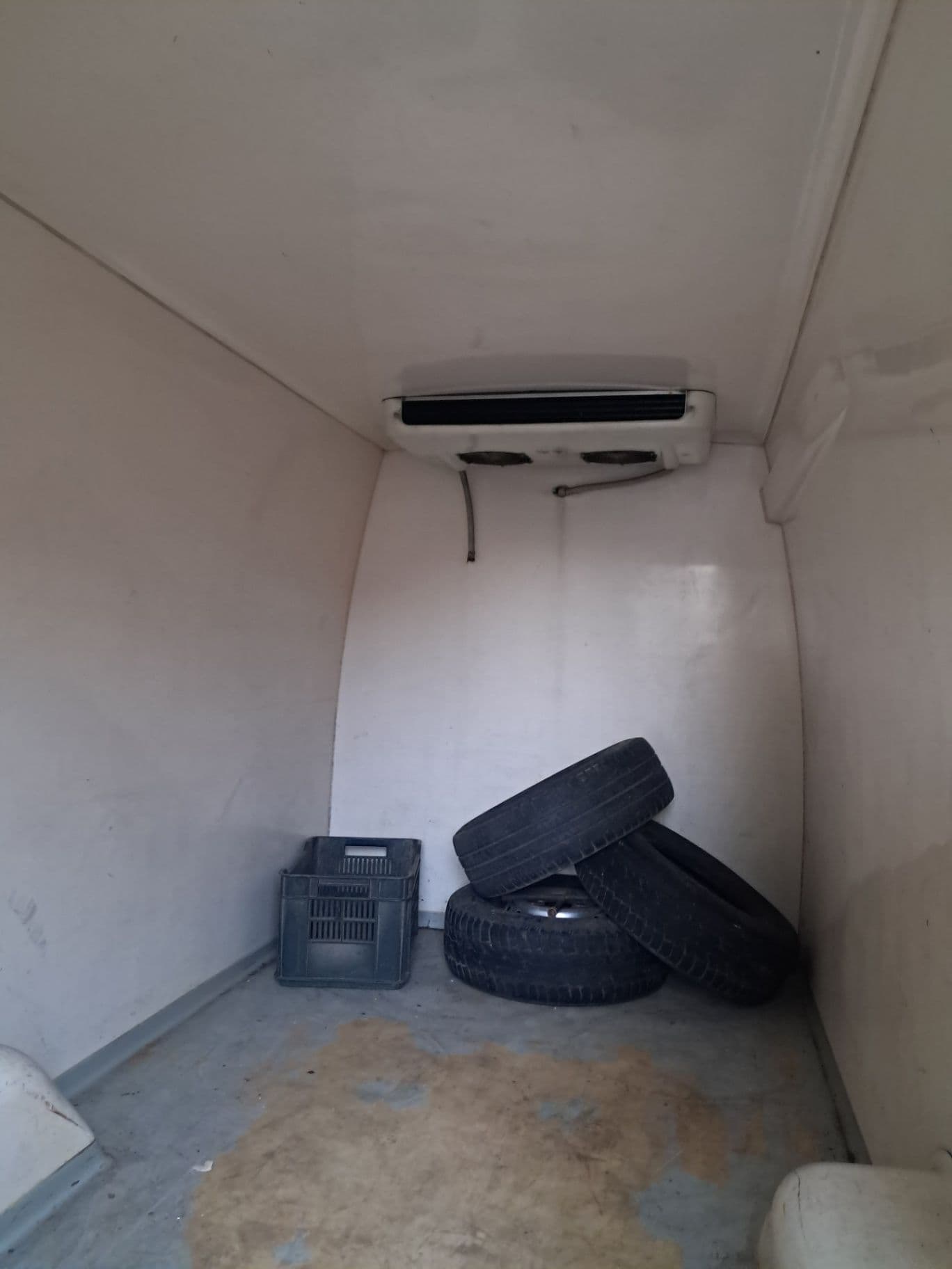 Mercedes Sprinter fridge van, photo 4 of 4