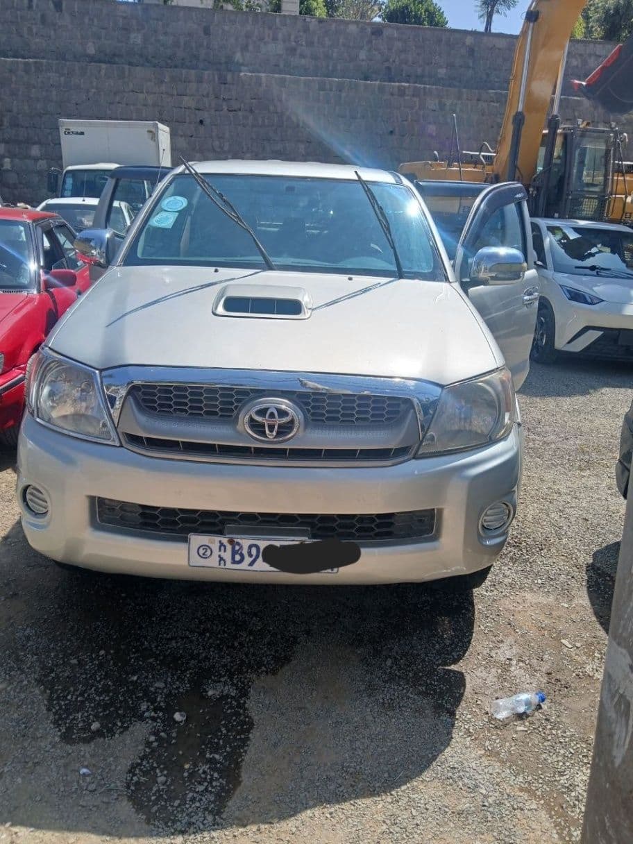 Toyota hilux 2008, photo 1 of 2