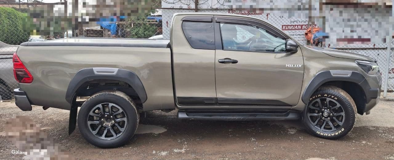 Toyota Invincible,2021,Full option,excellent condition!!, photo 1 of 4