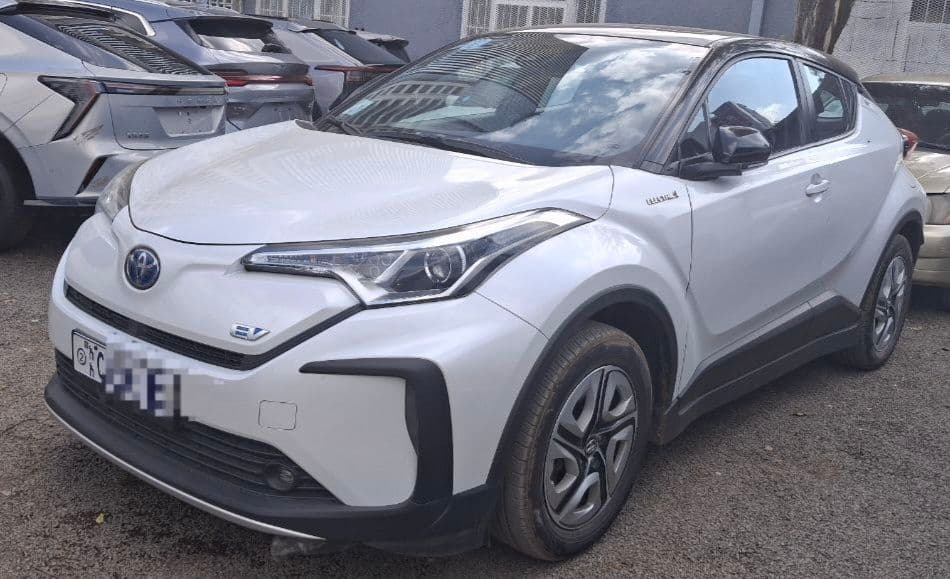 2022 Toyota C-HR,Electric,full option,new car!!, photo 4 of 5