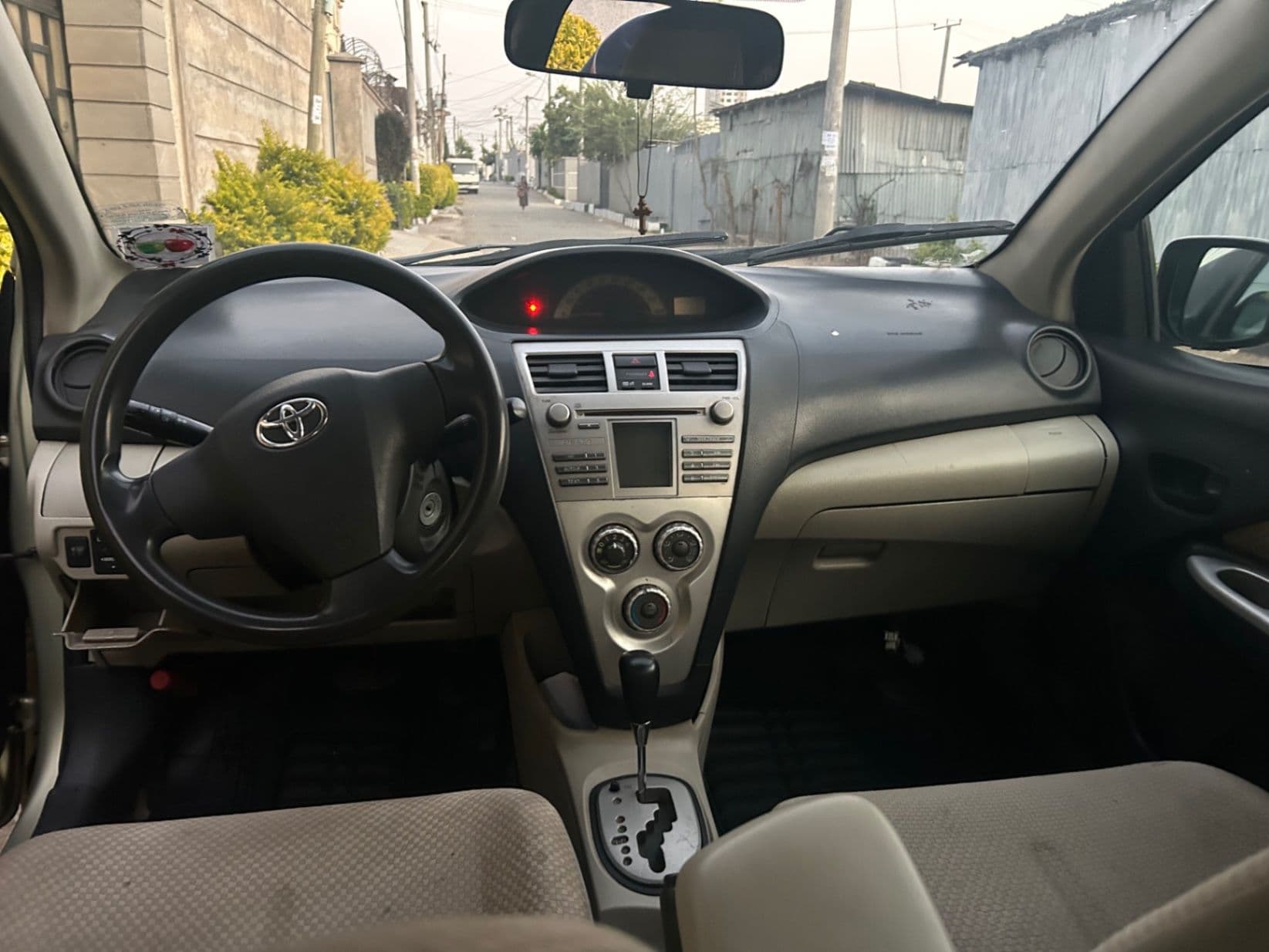 Toyota Belta, photo 4 of 5