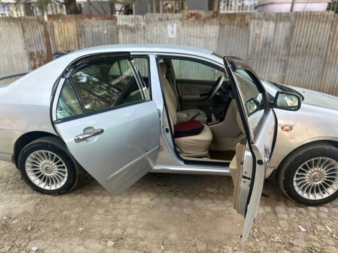 Toyota Corolla 2005 – Manual – Sedan – Excellent Condition , photo 4 of 4