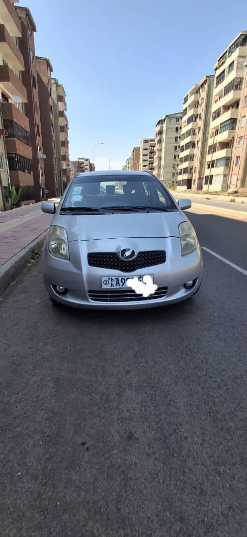 Toyota Yaris 2007, photo 1 of 6