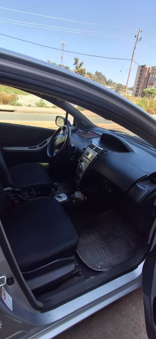 Toyota Yaris 2007, photo 2 of 6