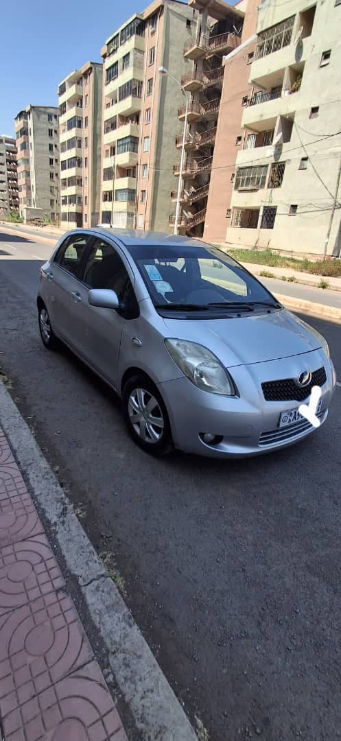 Toyota Yaris 2007, photo 4 of 6