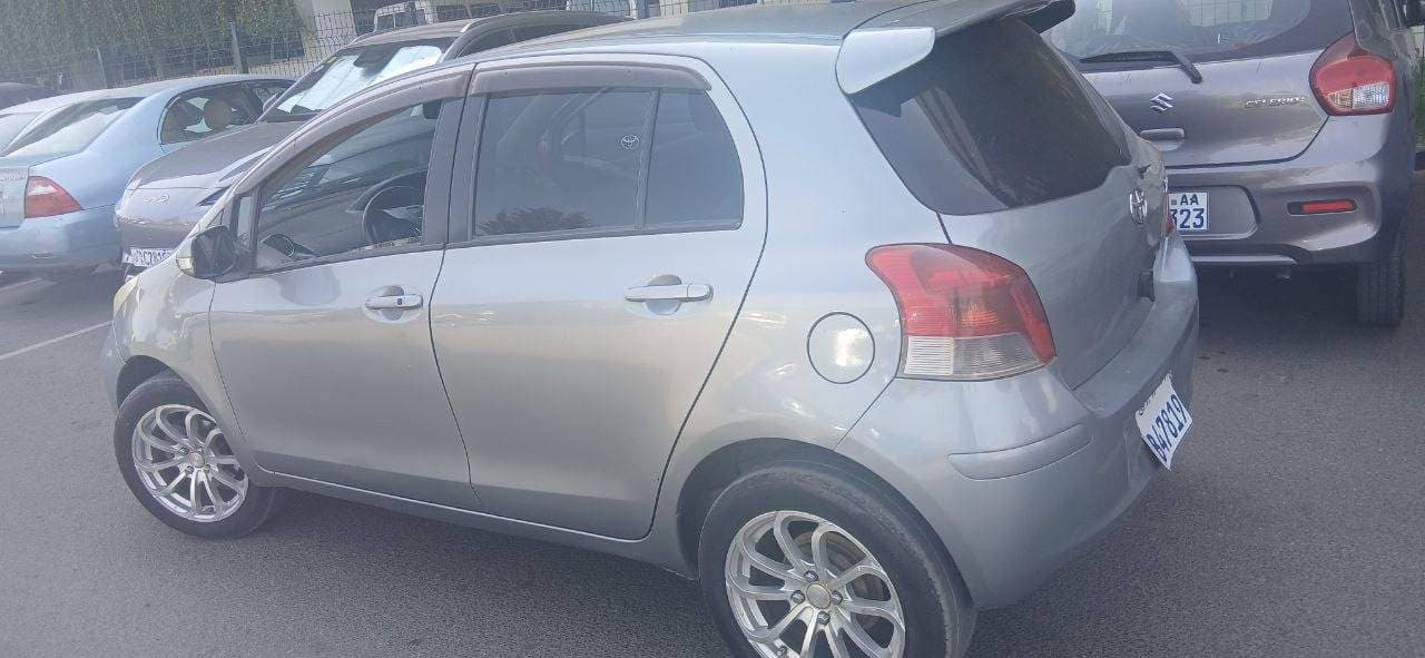 Toyota yaris compact 2008, photo 1 of 4