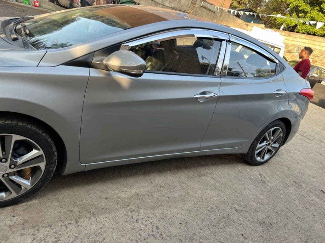 Hyundai avante 2012, photo 4 of 5