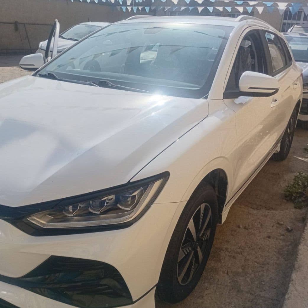 BYD E2